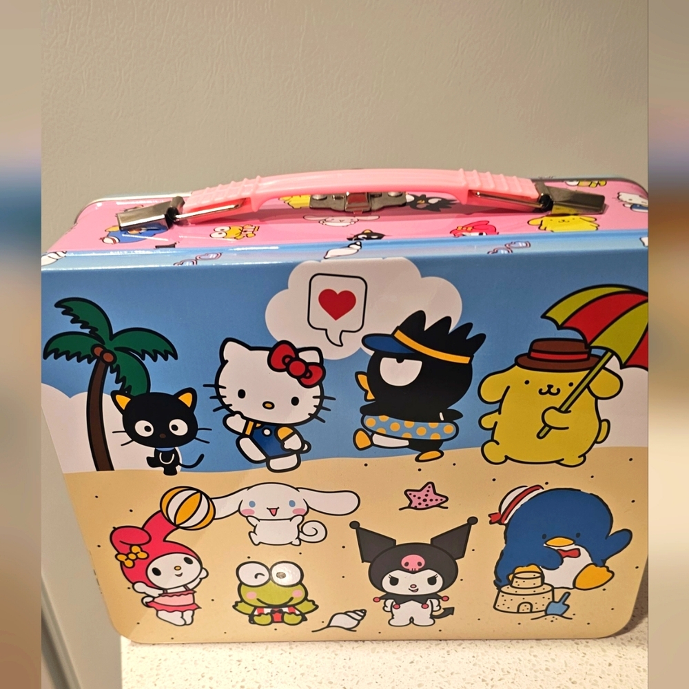 Hello Kitty Beach Theme Metal Lunchbox